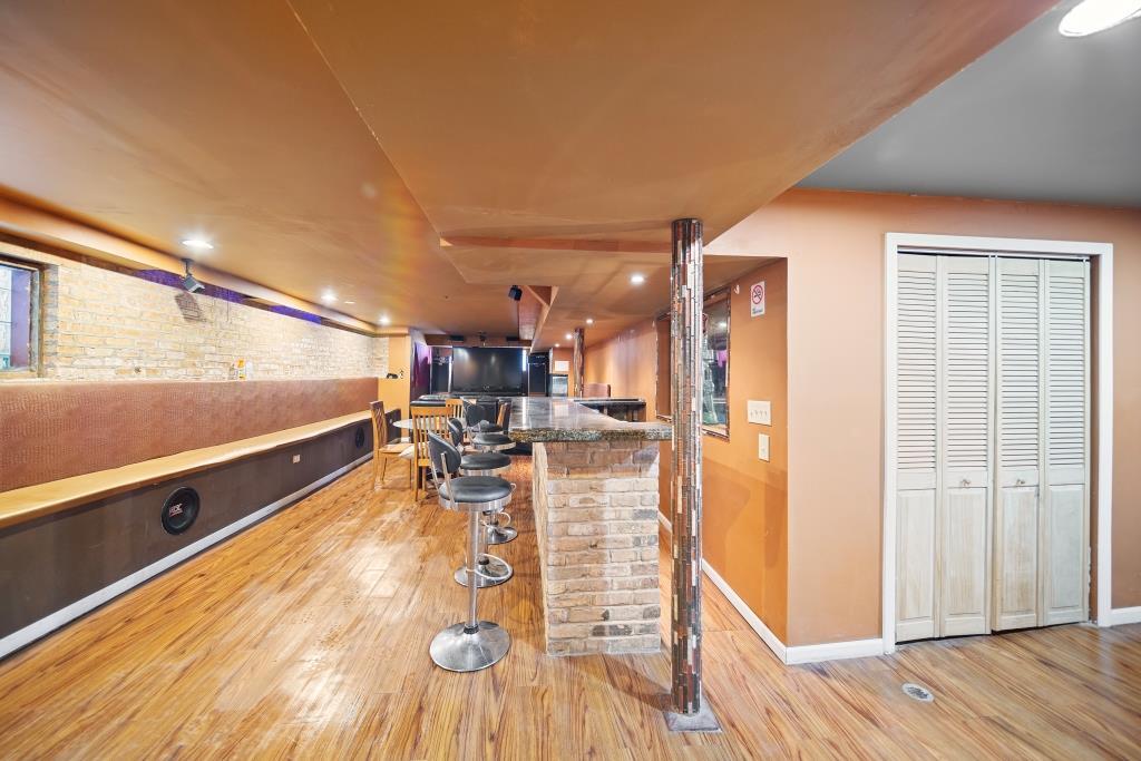 7939 S Champlain Avenue