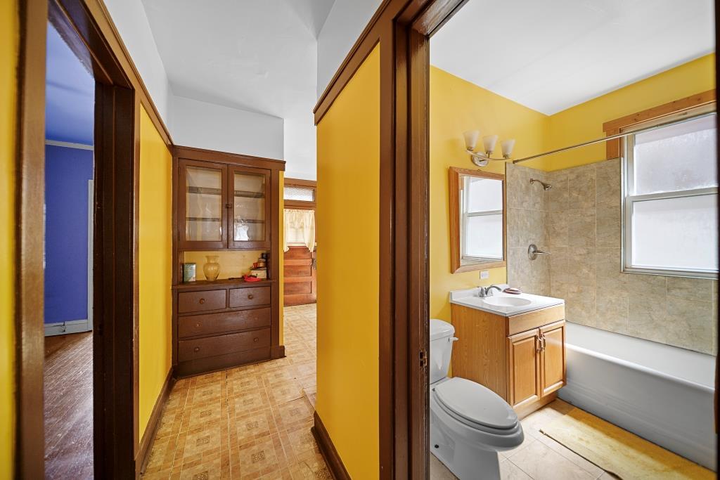 7939 S Champlain Avenue