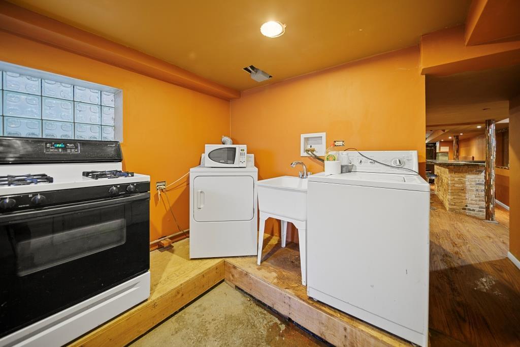 7939 S Champlain Avenue