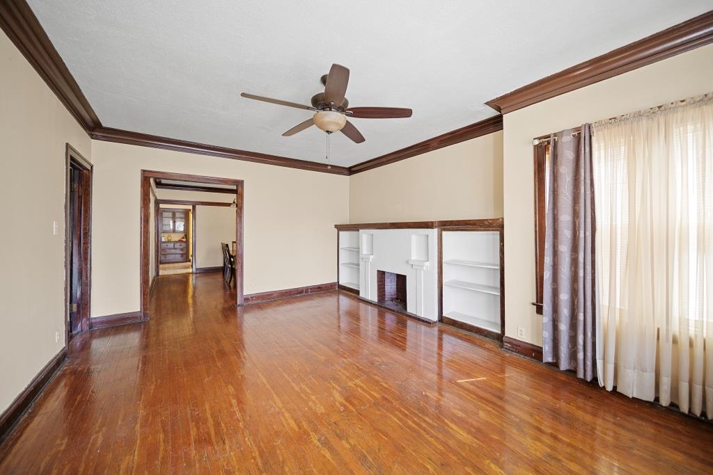 7939 S Champlain Avenue