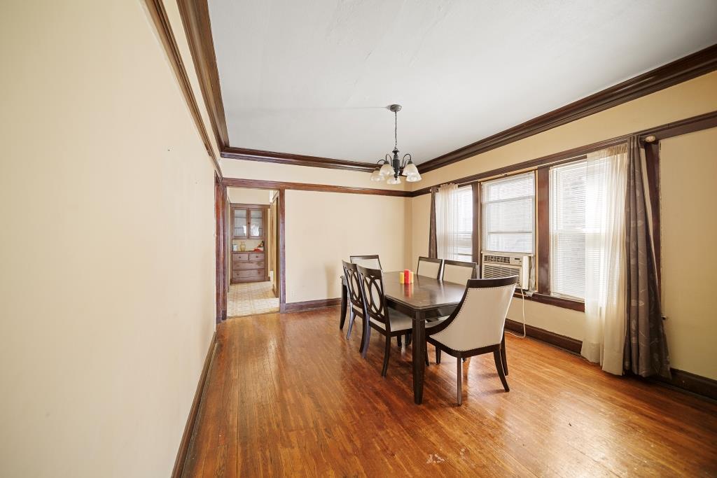 7939 S Champlain Avenue