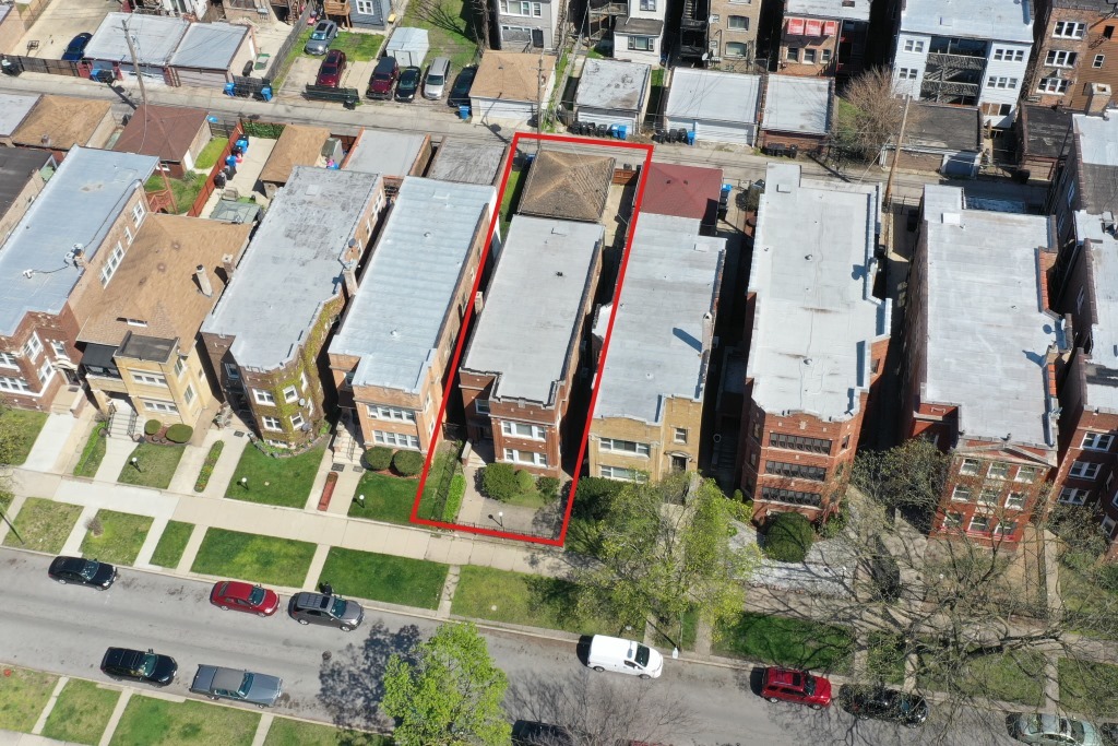 7939 S Champlain Avenue