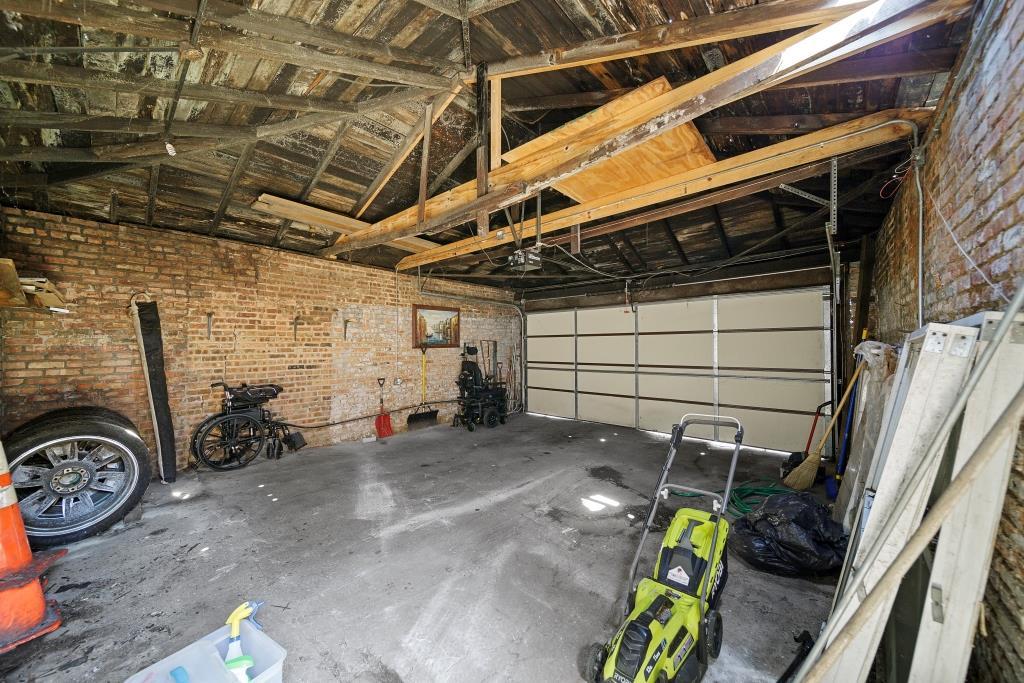 7939 S Champlain Avenue