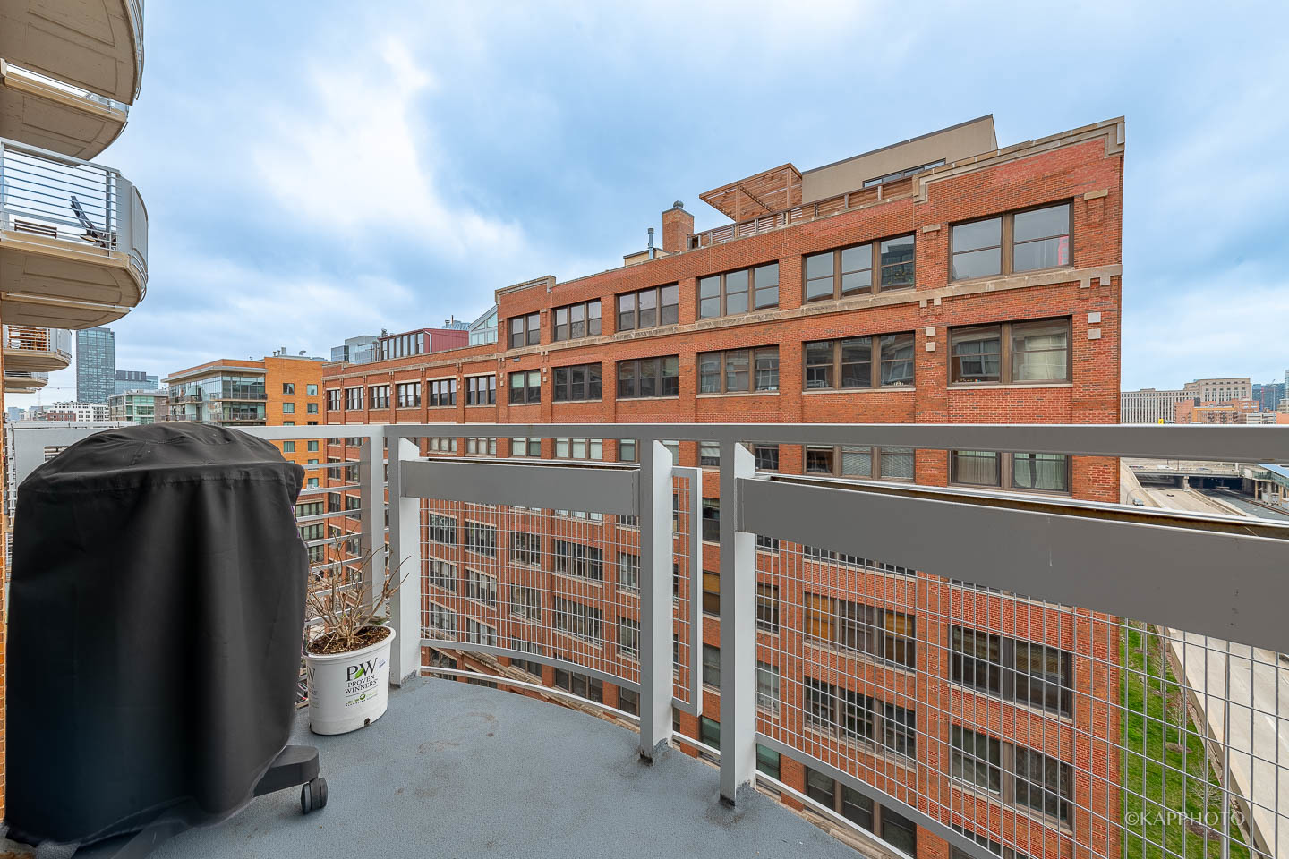 933 W Van Buren Street Unit: 707