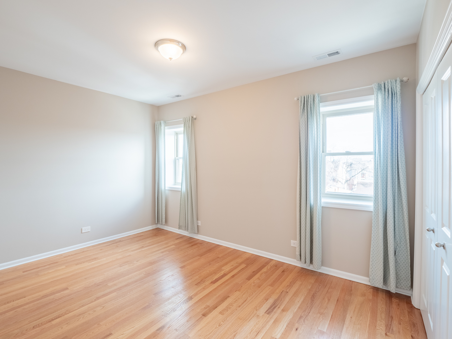 2611 S Halsted Street Unit: 4