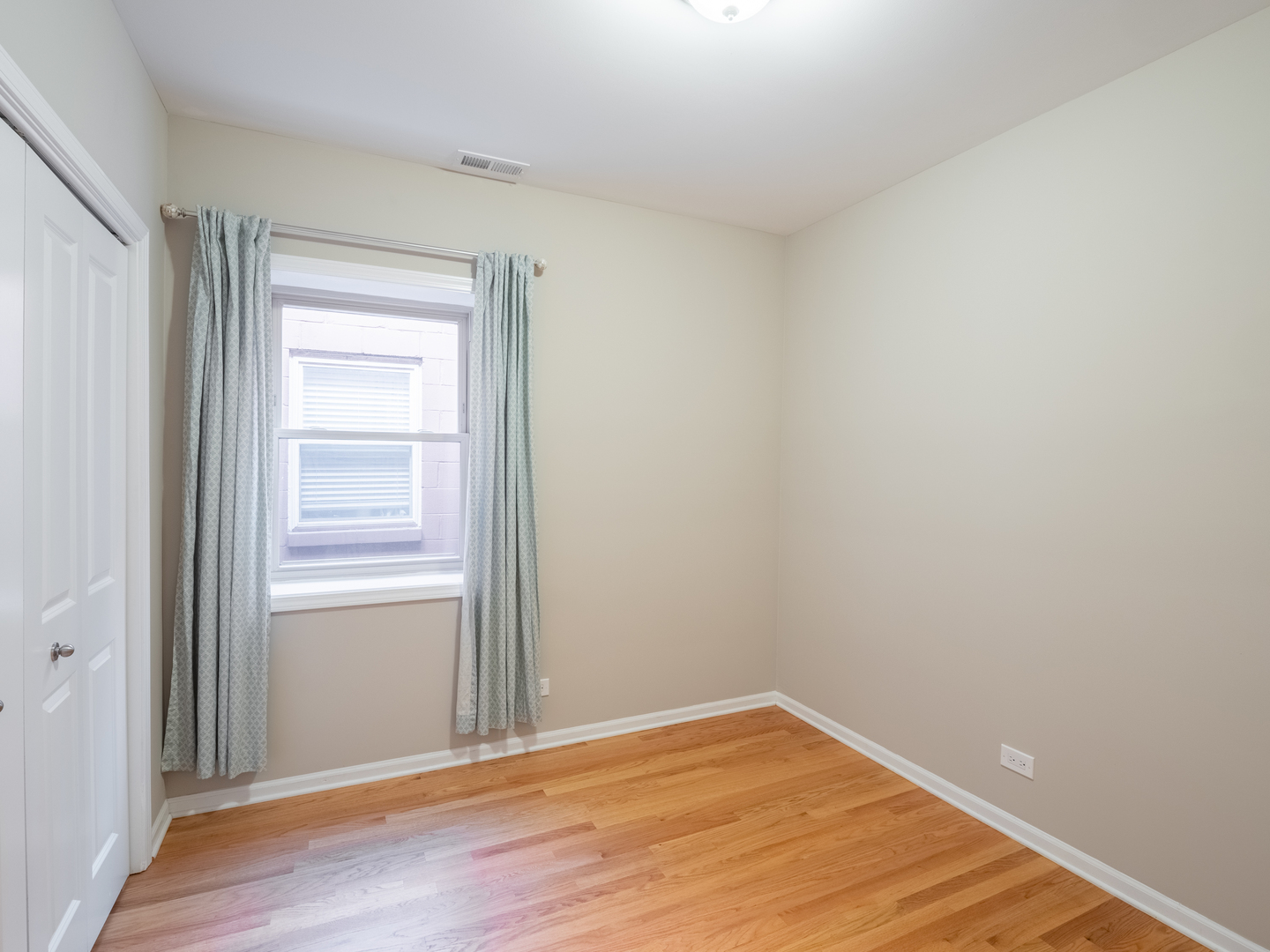 2611 S Halsted Street Unit: 4