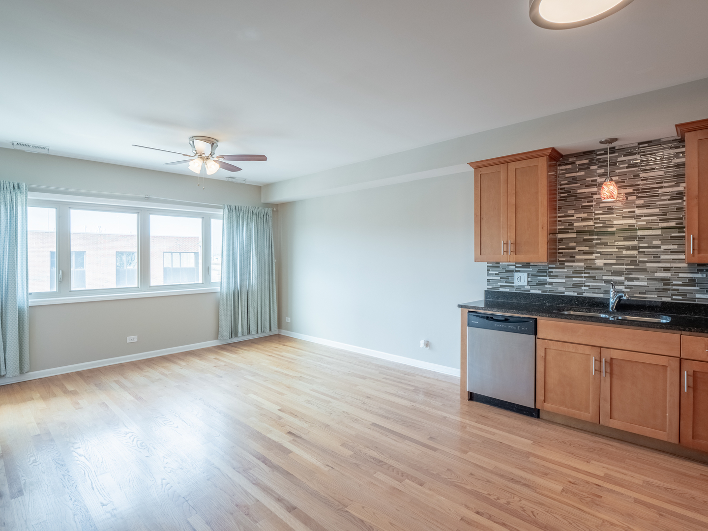 2611 S Halsted Street Unit: 4