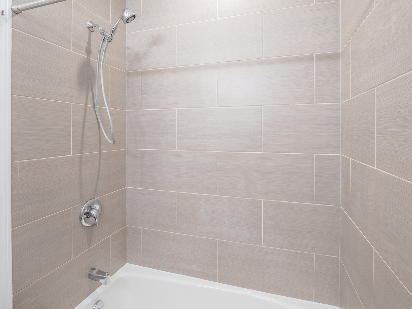 2611 S Halsted Street Unit: 4