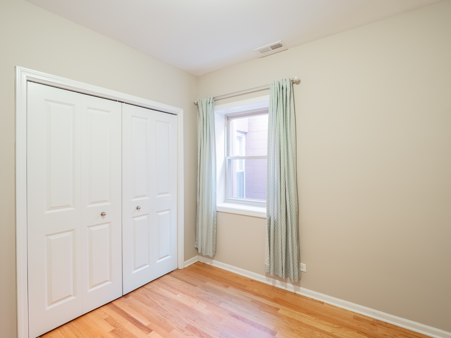 2611 S Halsted Street Unit: 4