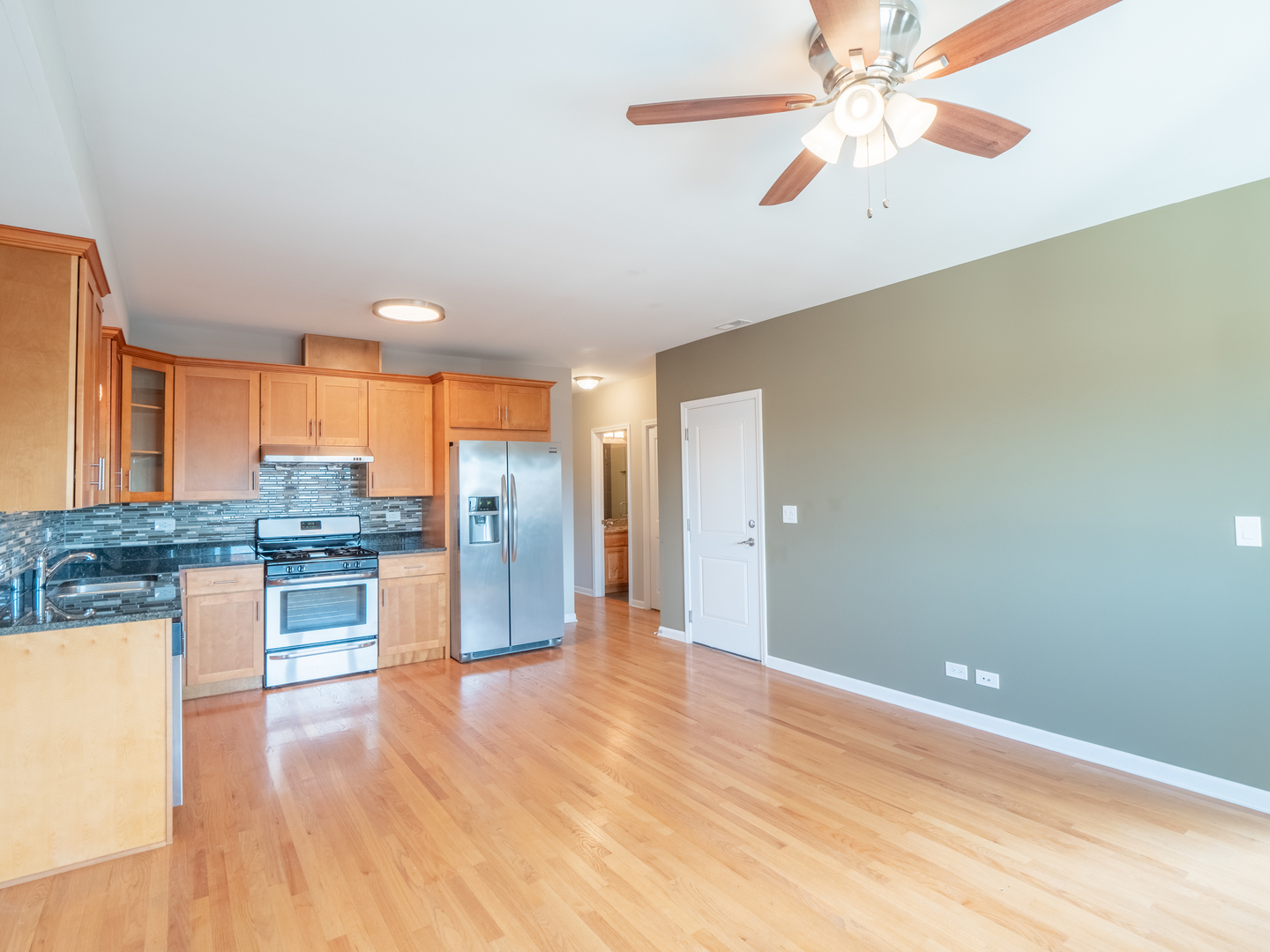 2611 S Halsted Street Unit: 4