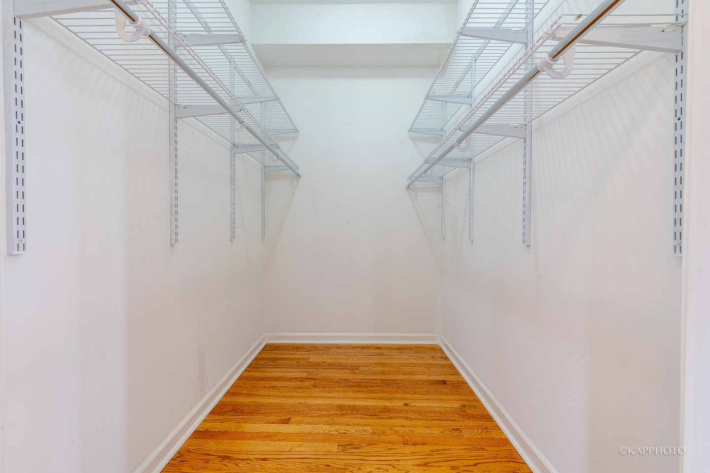 8225 S Prairie Avenue Unit: 3