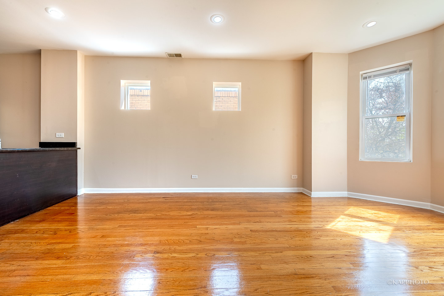 8225 S Prairie Avenue Unit: 3