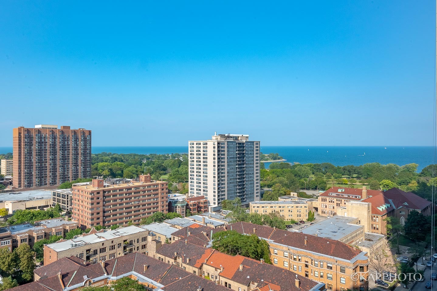 3930 N Pine Grove Avenue Unit: 2005