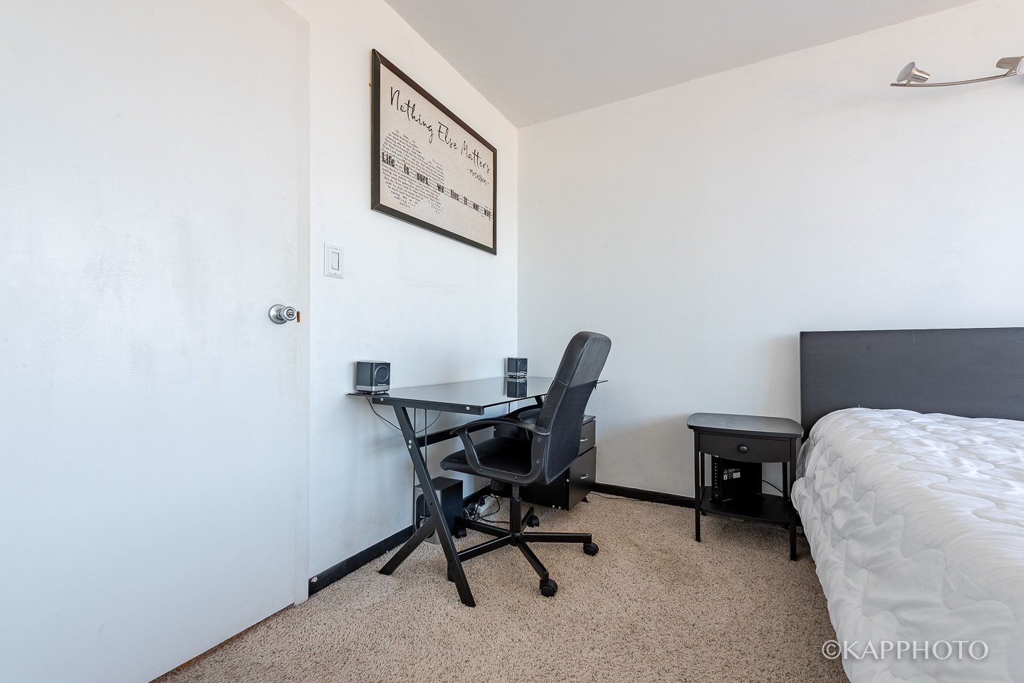 3930 N Pine Grove Avenue Unit: 2005