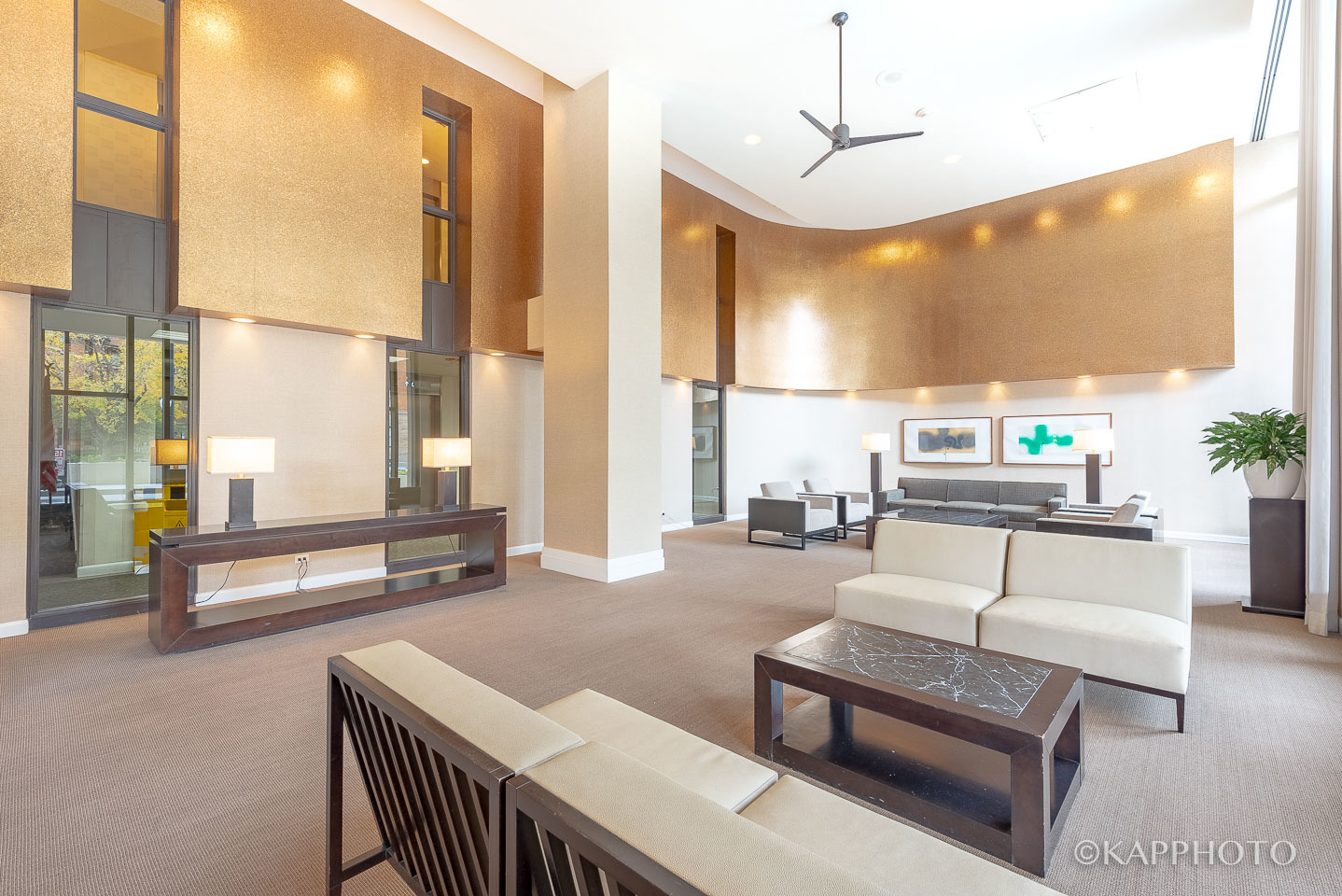 3930 N Pine Grove Avenue Unit: 2005