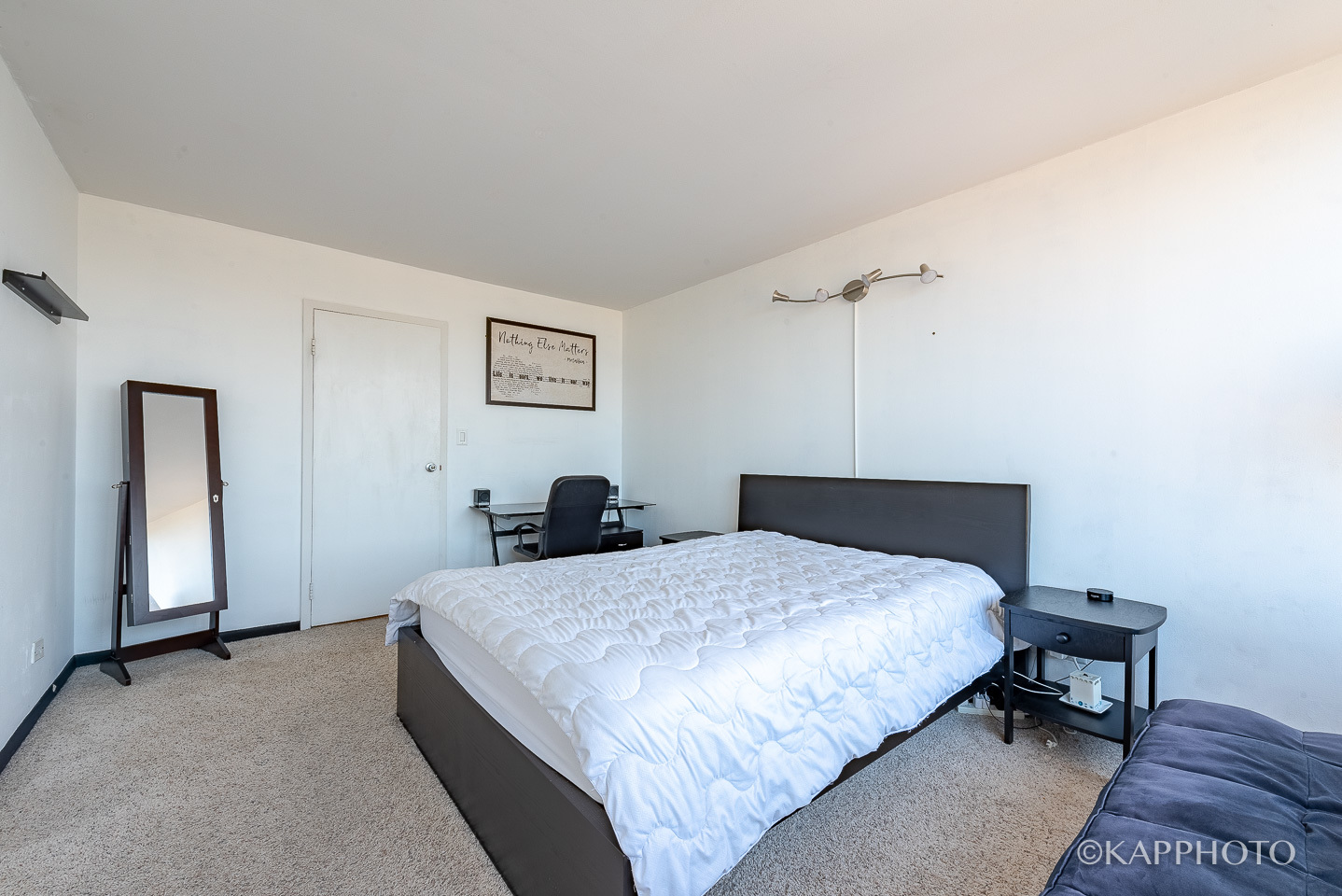 3930 N Pine Grove Avenue Unit: 2005