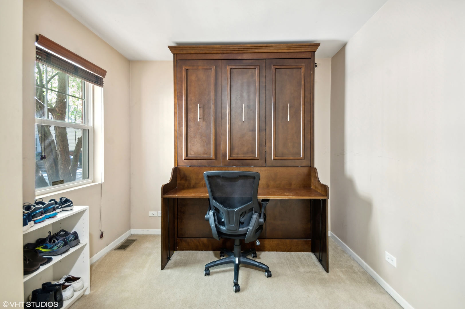 3874 N Milwaukee Court