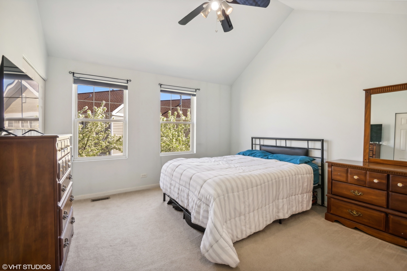 3874 N Milwaukee Court