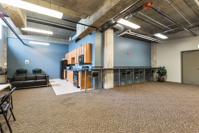 210 S Desplaines Street Unit: 608