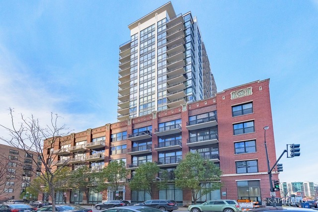 210 S Desplaines Street Unit: 608