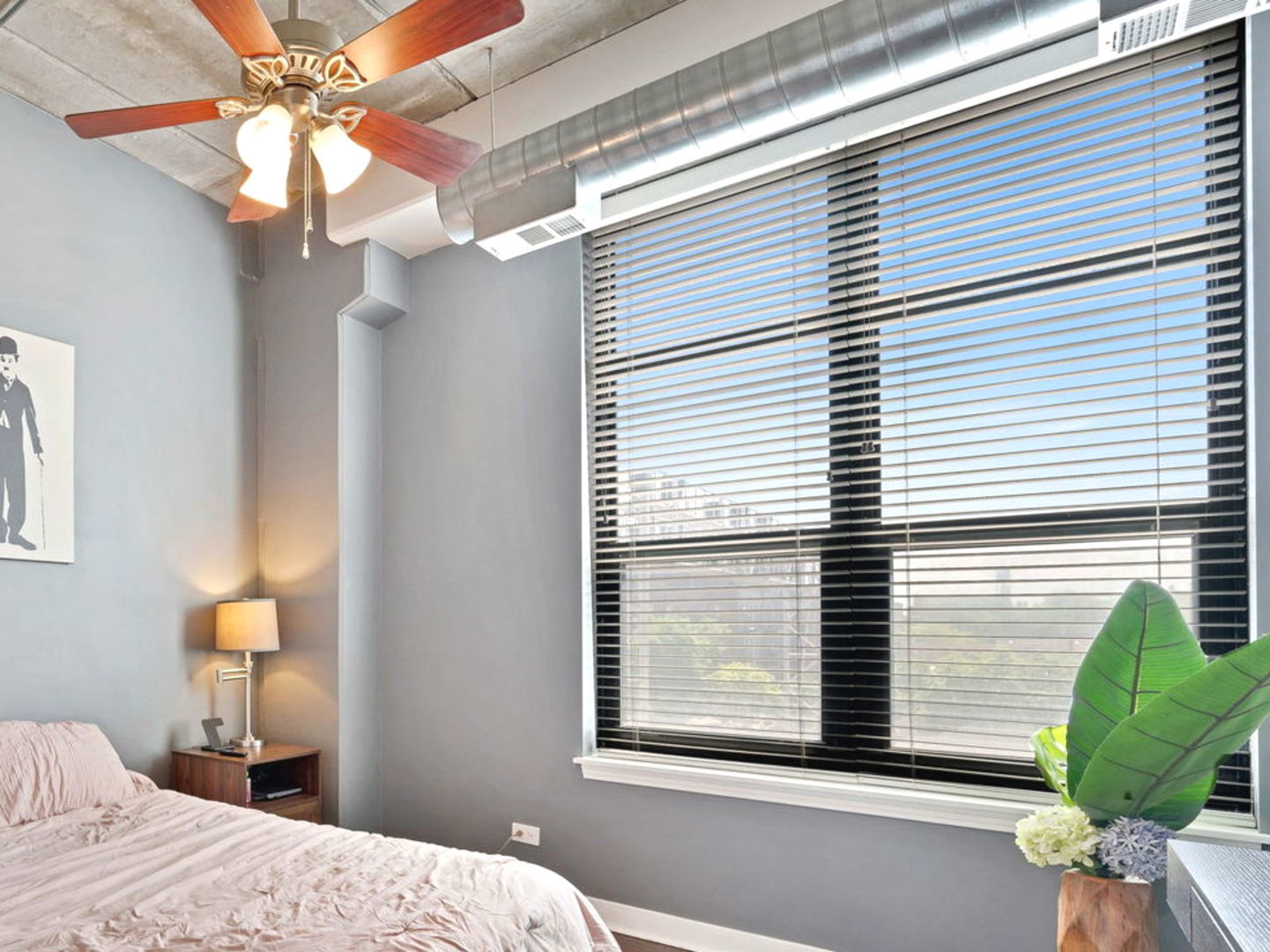 811 W 15th Place Unit: 410