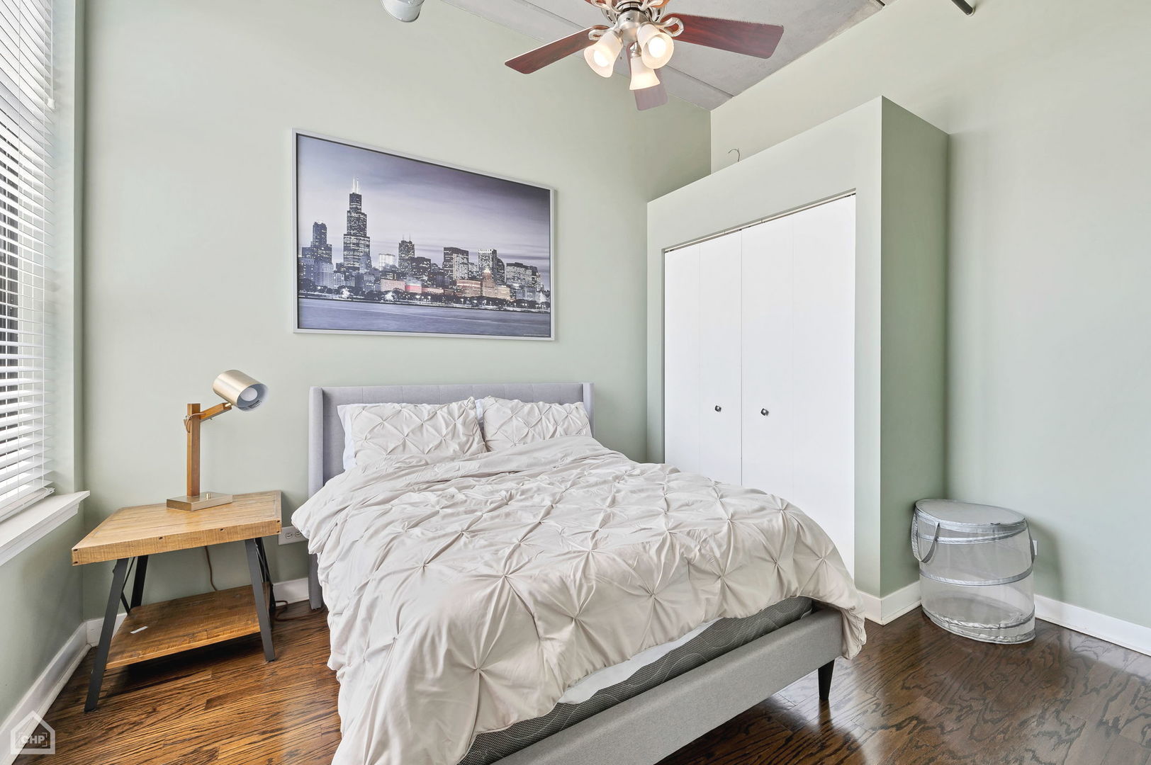 811 W 15th Place Unit: 410