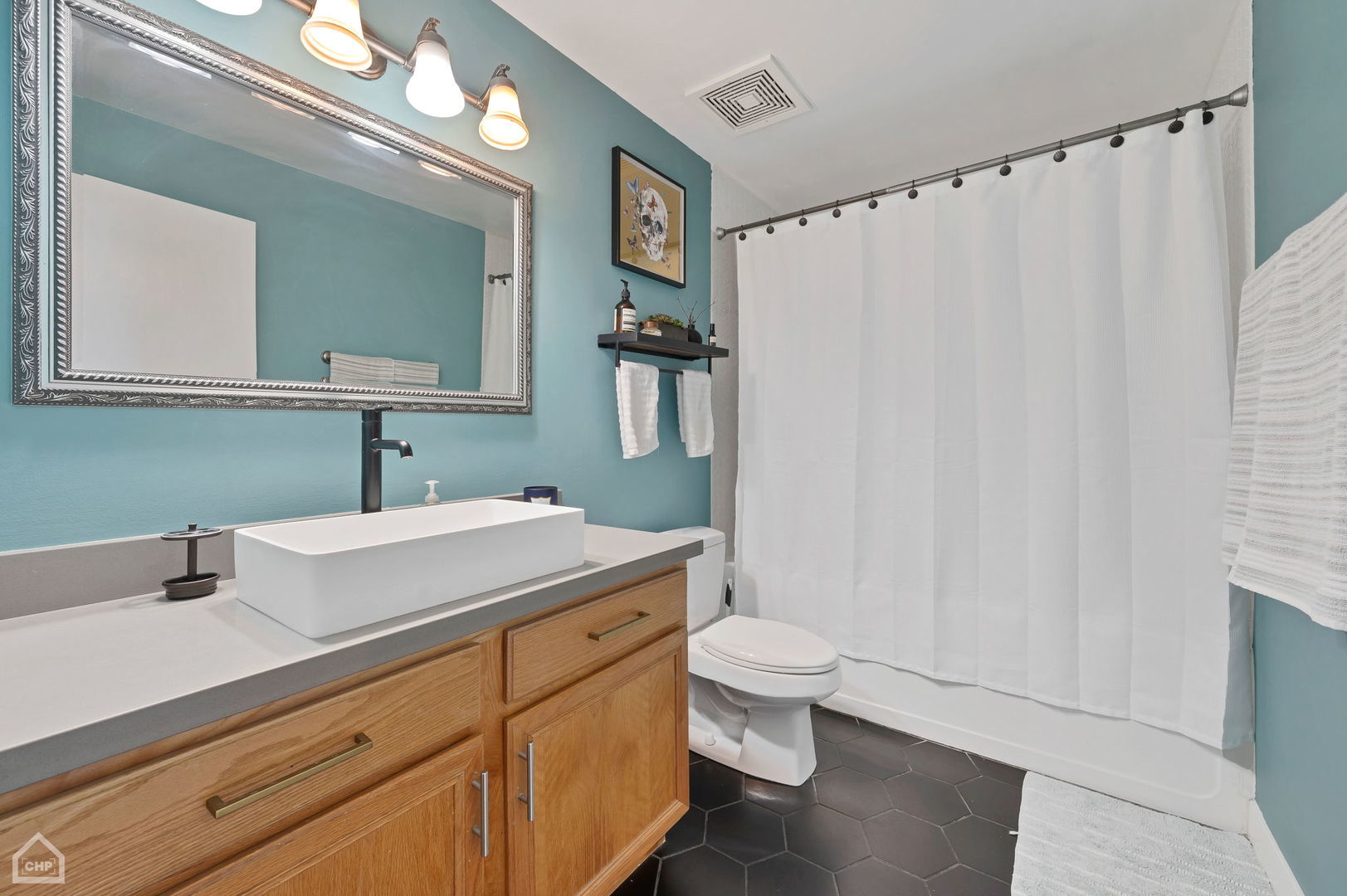 811 W 15th Place Unit: 410