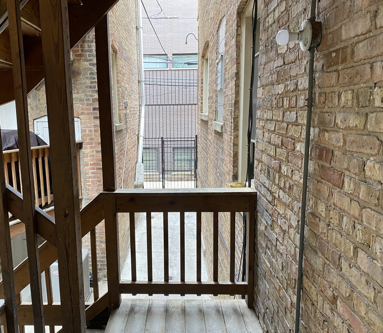 2017 N LEAVITT Street Unit: 1