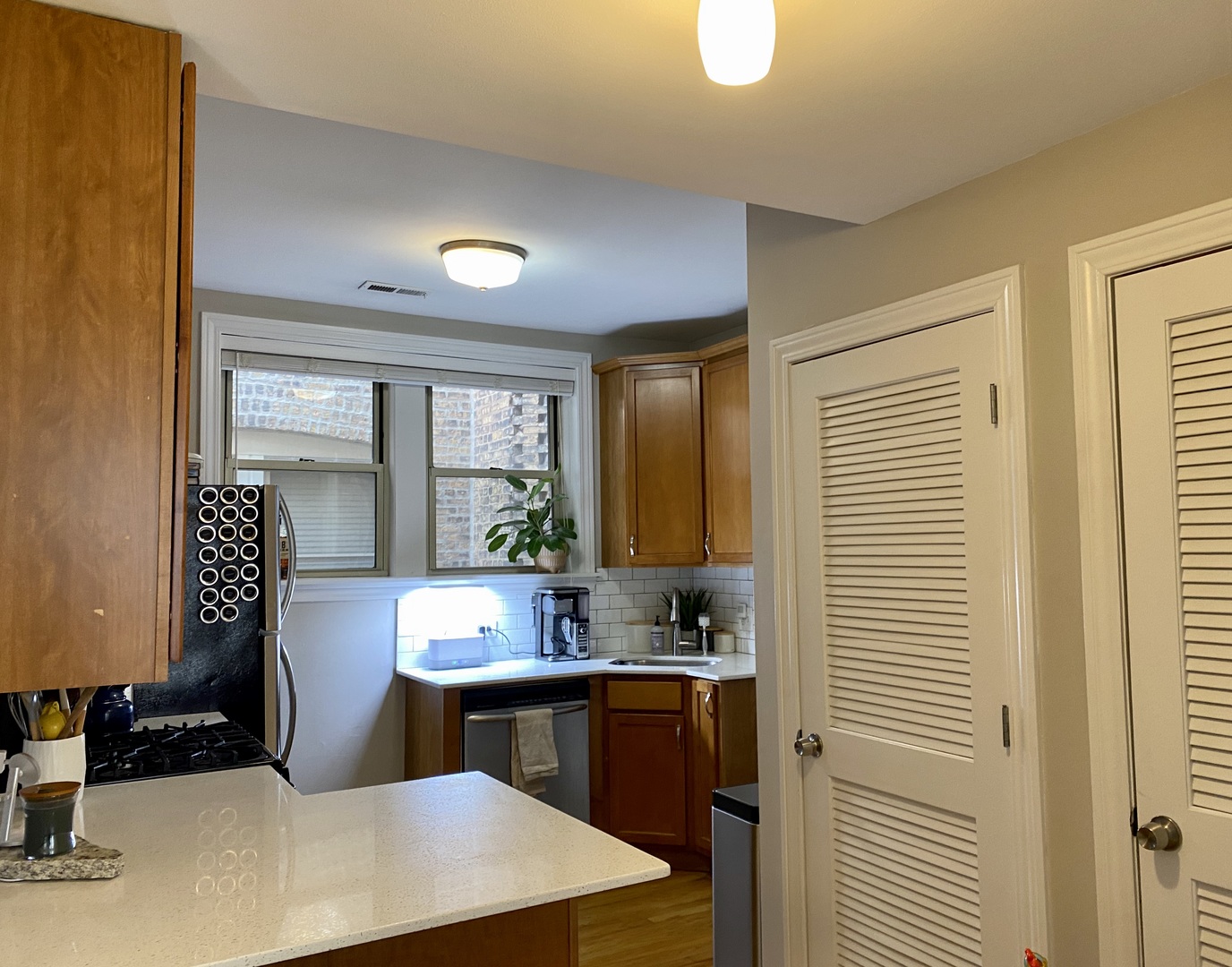 2017 N LEAVITT Street Unit: 1