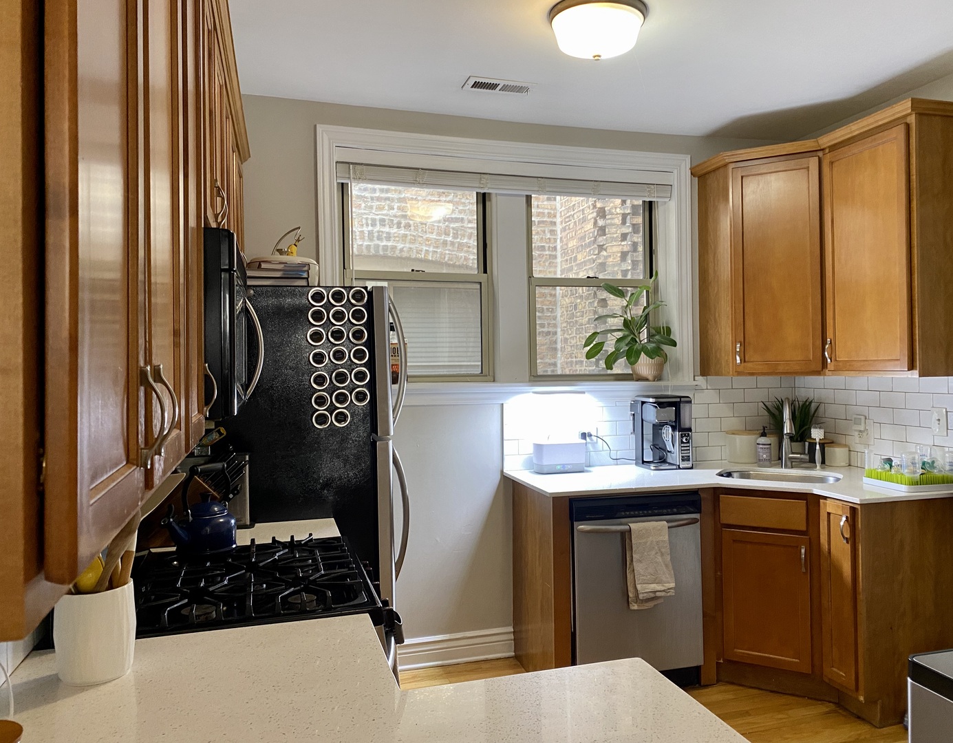 2017 N LEAVITT Street Unit: 1