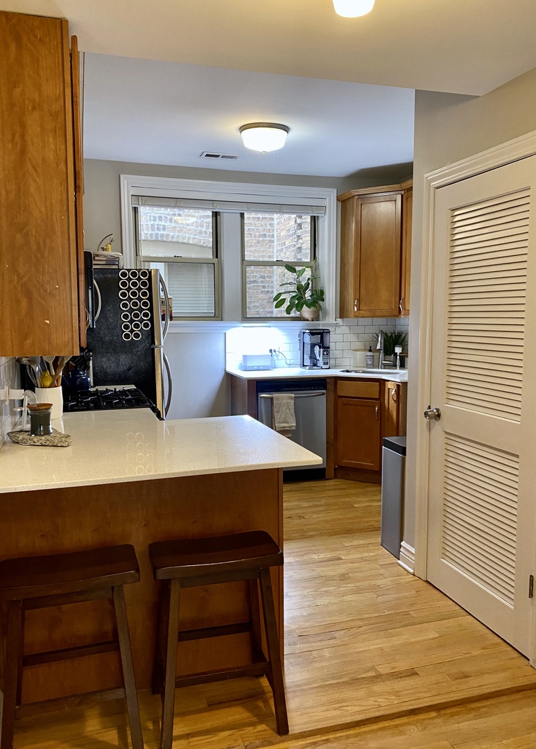 2017 N LEAVITT Street Unit: 1