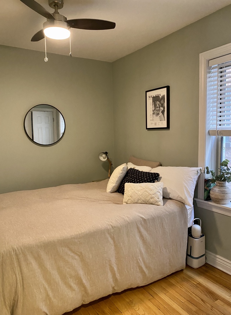 2017 N LEAVITT Street Unit: 1