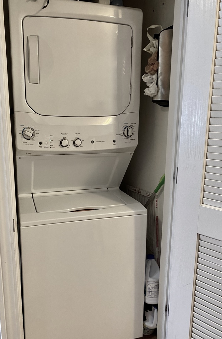 2017 N LEAVITT Street Unit: 1