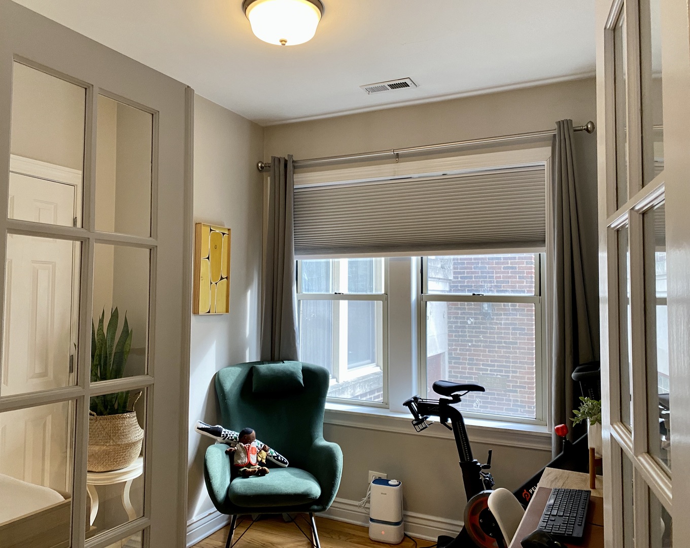 2017 N LEAVITT Street Unit: 1