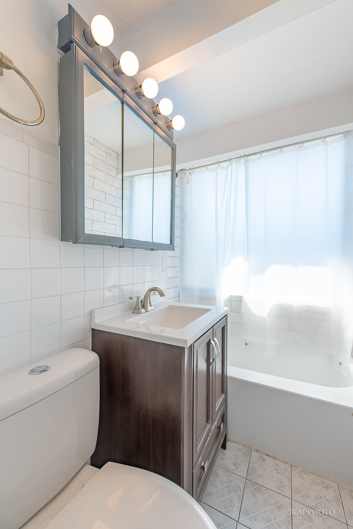 4800 S Drexel Boulevard Unit: C