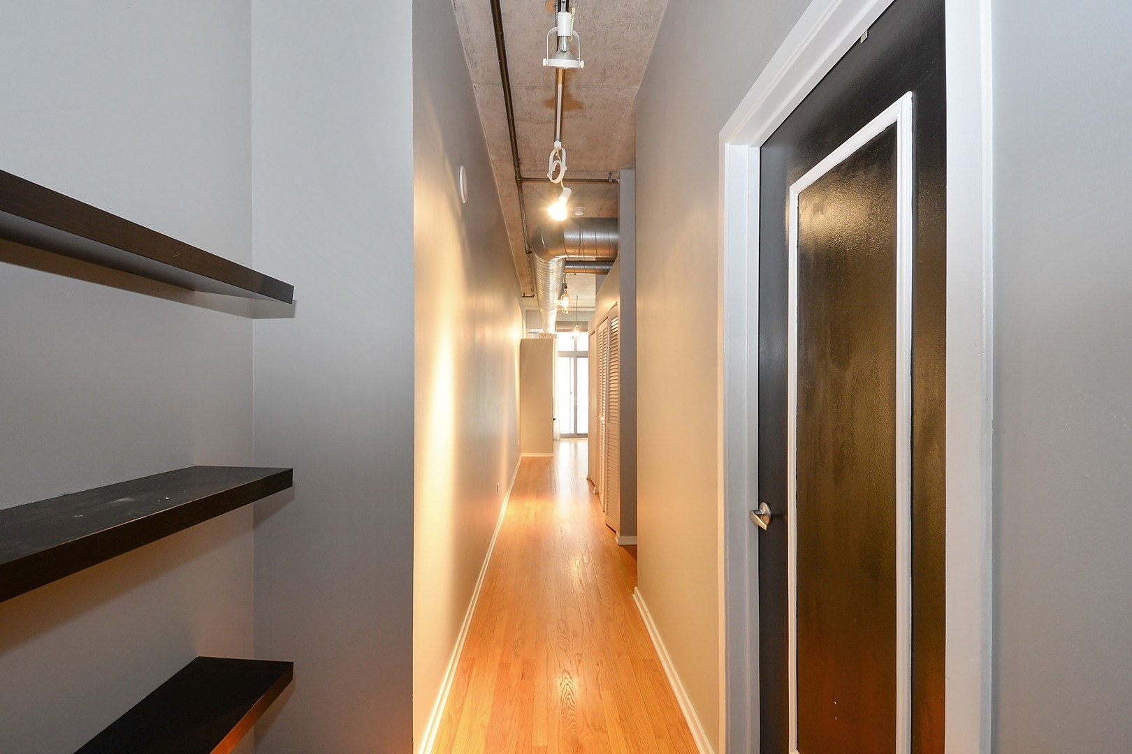 933 W Van Buren Street Unit: 424