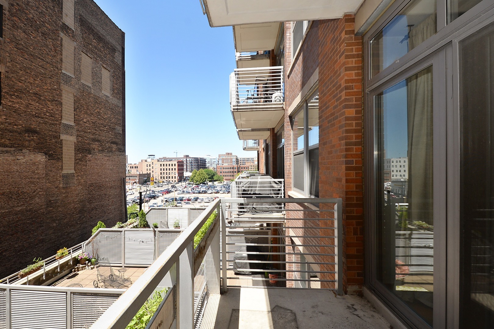 933 W Van Buren Street Unit: 424