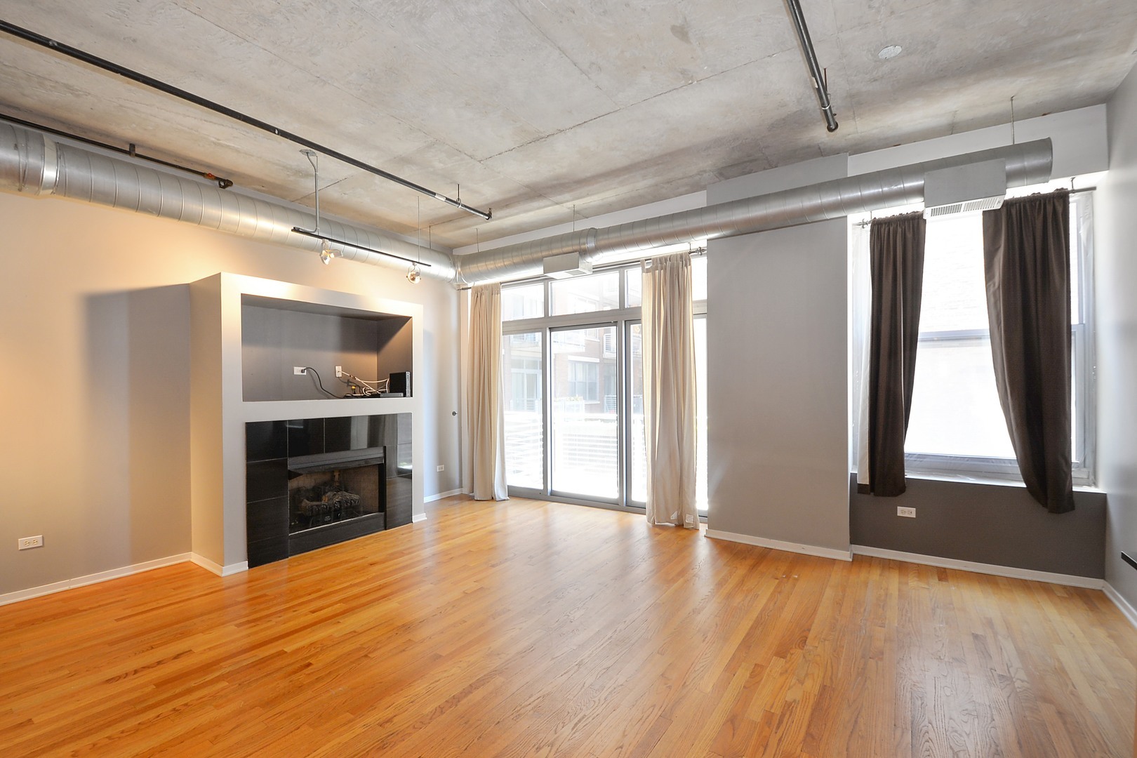 933 W Van Buren Street Unit: 424