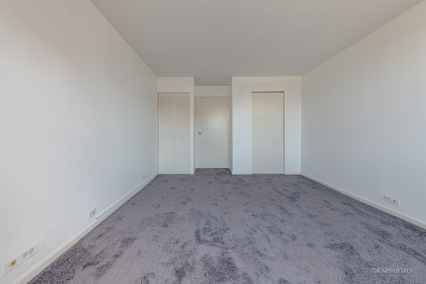 525 W Hawthorne Place Unit: 1601