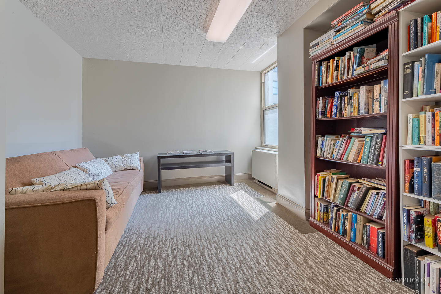 525 W Hawthorne Place Unit: 1601