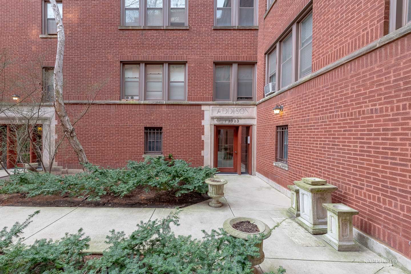 1323 W Addison Street Unit: 1B