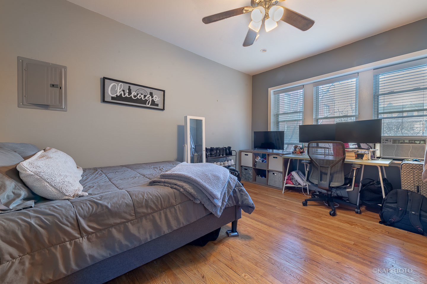 1323 W Addison Street Unit: 1B