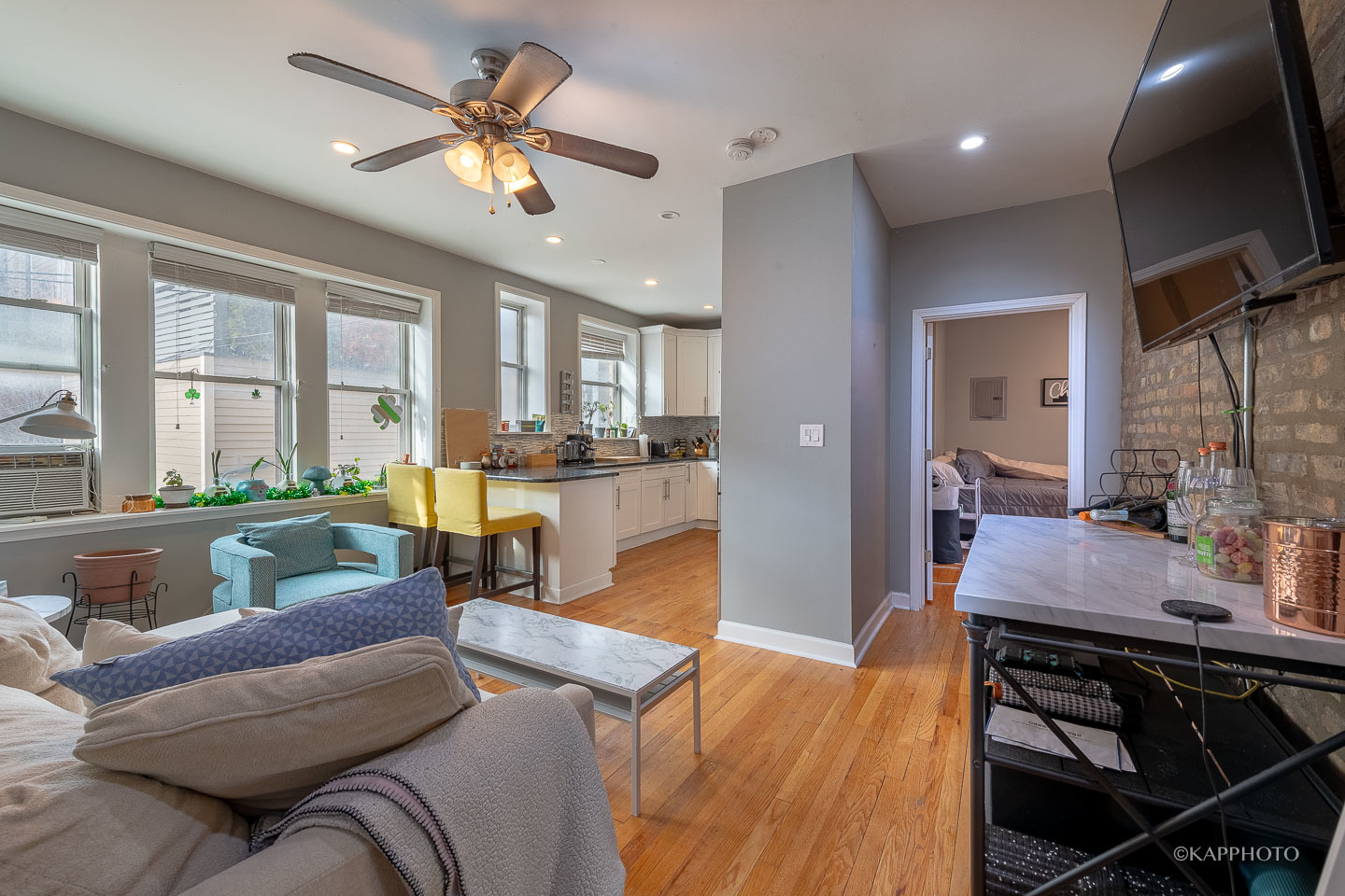 1323 W Addison Street Unit: 1B