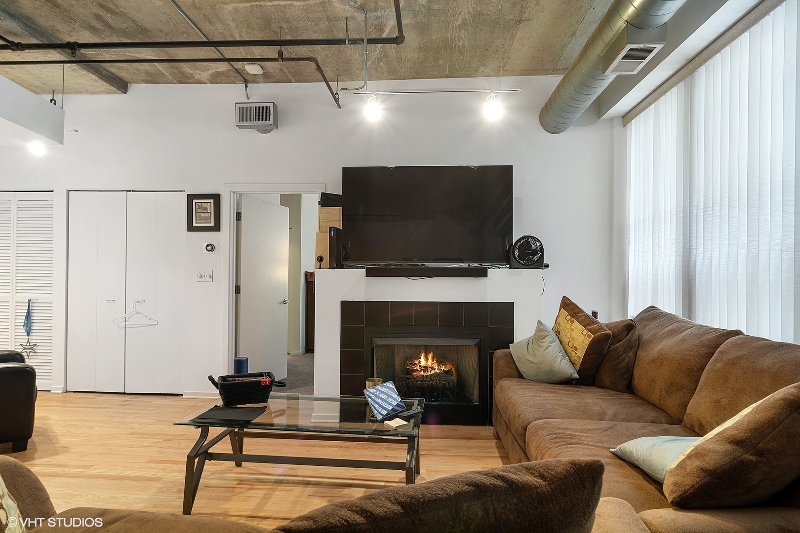 933 W Van Buren Street Unit: 318