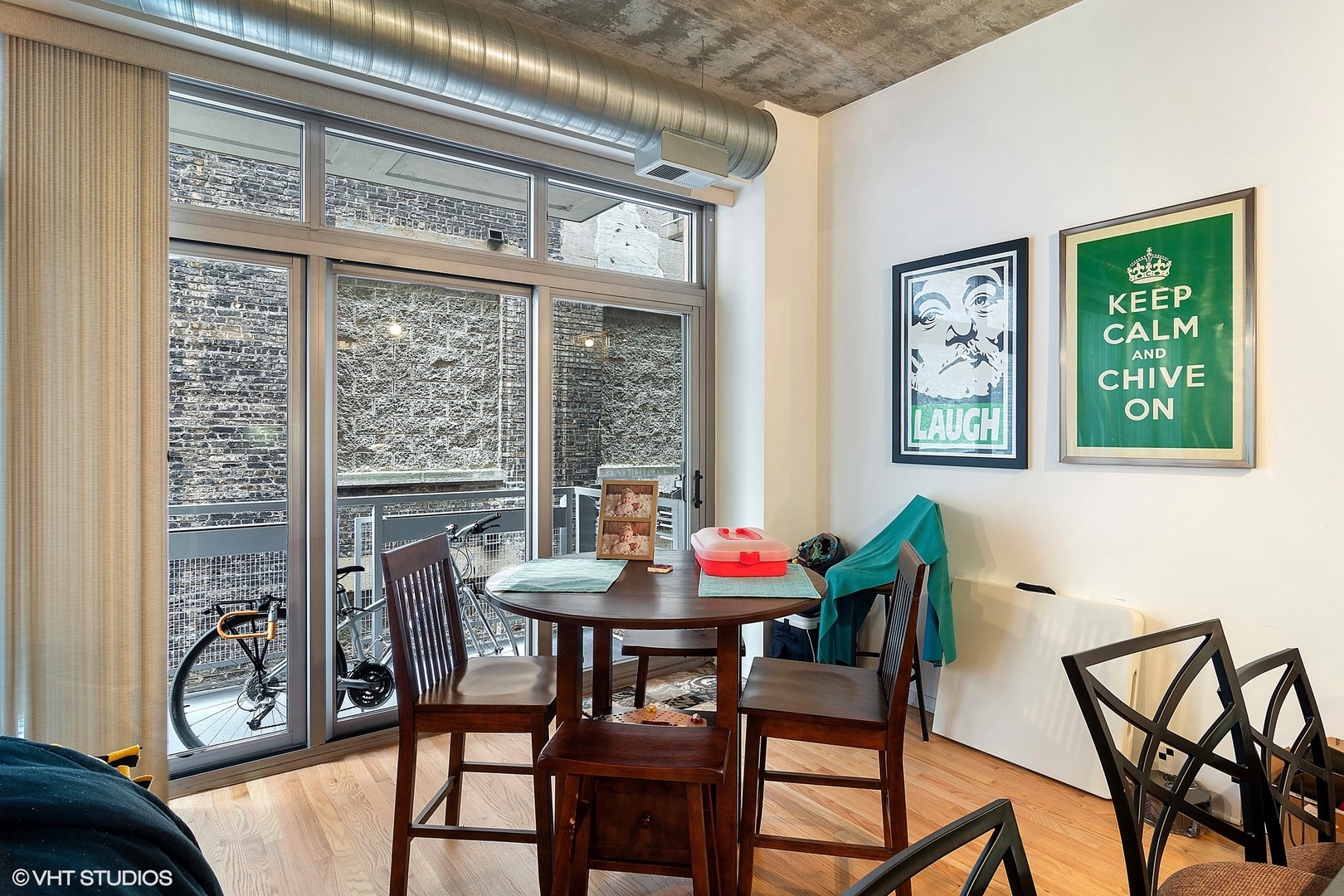 933 W Van Buren Street Unit: 318