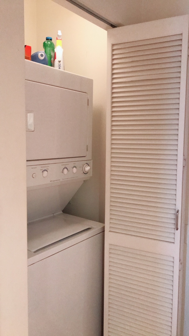 210 S Desplaines Street Unit: 1108