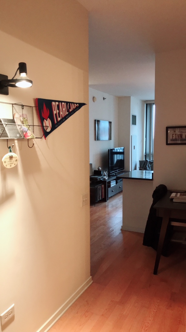 210 S Desplaines Street Unit: 1108