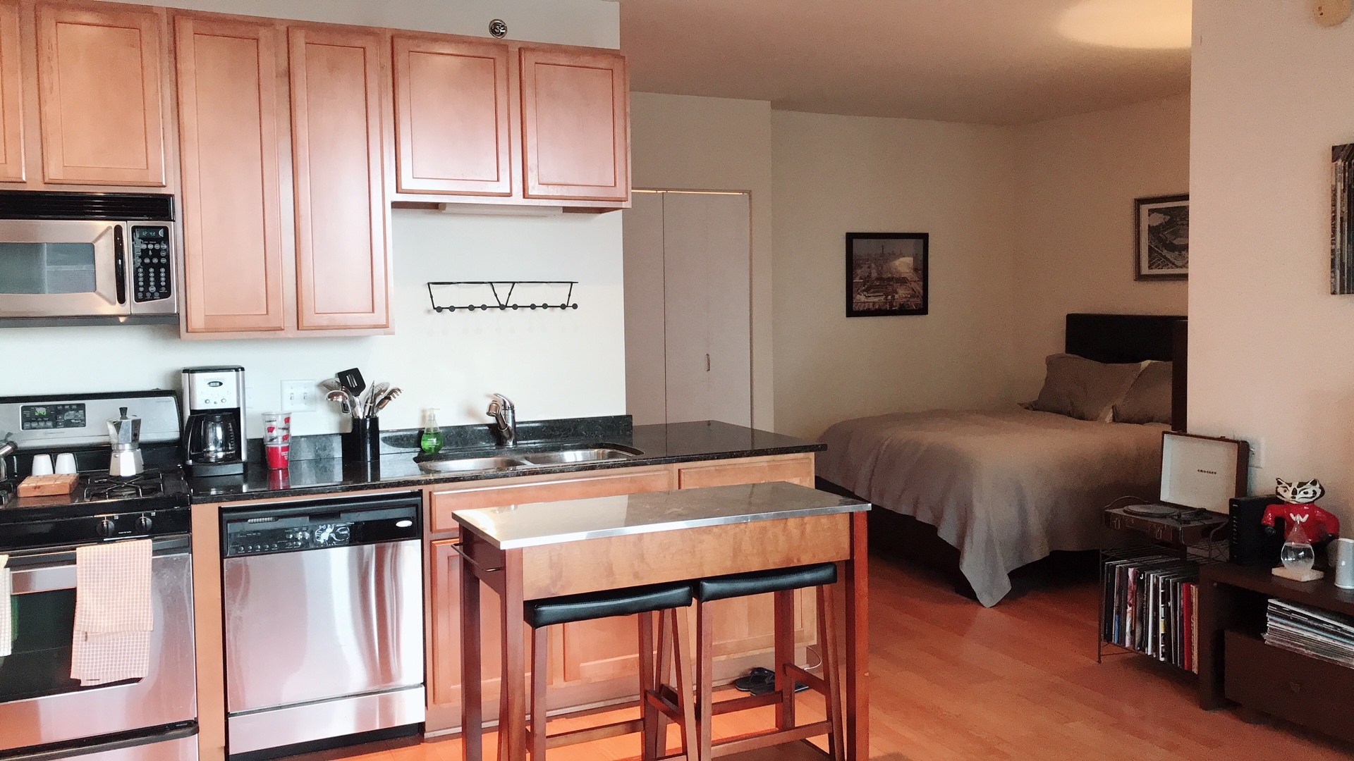 210 S Desplaines Street Unit: 1108