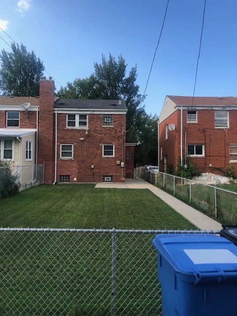 2147 E 100th Street
