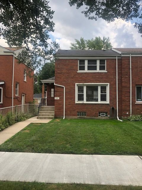 2147 E 100th Street